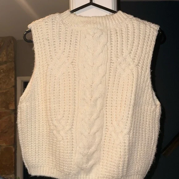 Pink Rose Cable Knit Sweater Vest Ivory Chunky Knit NWT Size M - Picture 2 of 4